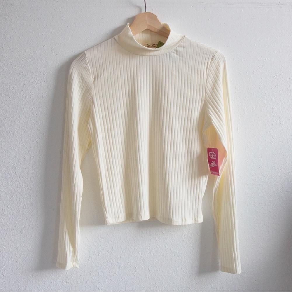 Heart & Hip Turtleneck shirt Size Medium Jr.